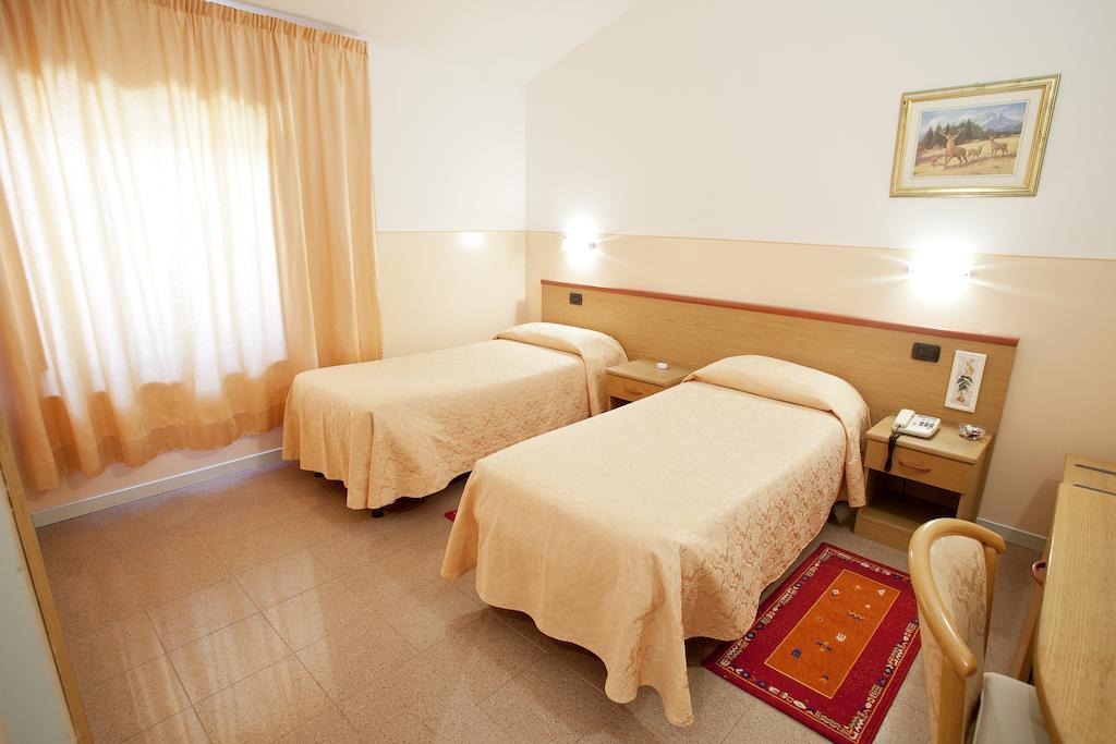 Master Hotel Castelvetro Piacentino Экстерьер фото