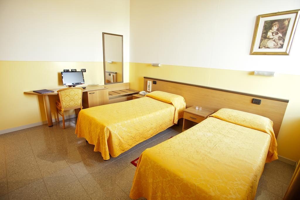 Master Hotel Castelvetro Piacentino Экстерьер фото