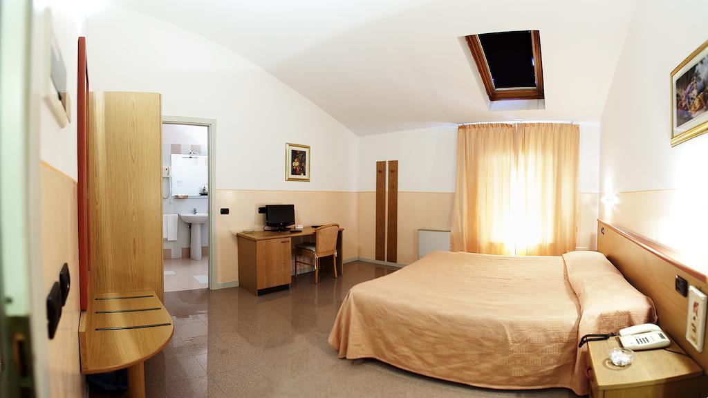 Master Hotel Castelvetro Piacentino Экстерьер фото