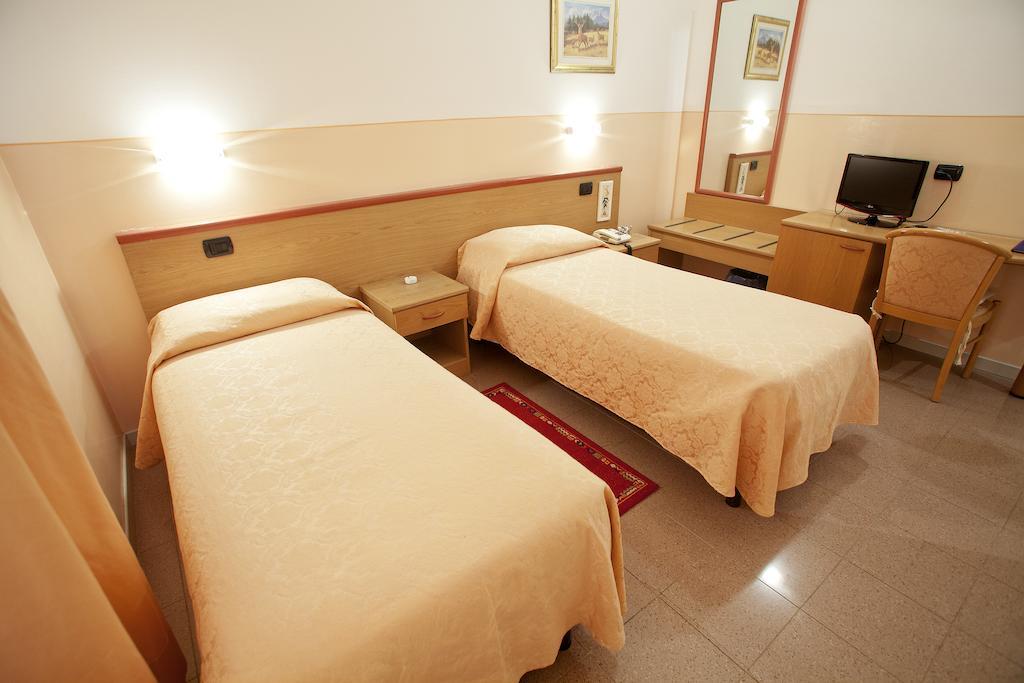 Master Hotel Castelvetro Piacentino Экстерьер фото