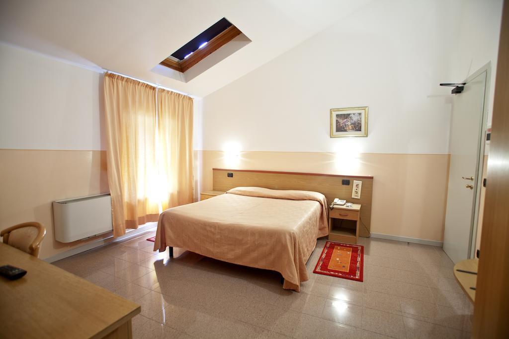Master Hotel Castelvetro Piacentino Экстерьер фото