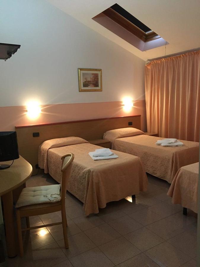Master Hotel Castelvetro Piacentino Экстерьер фото